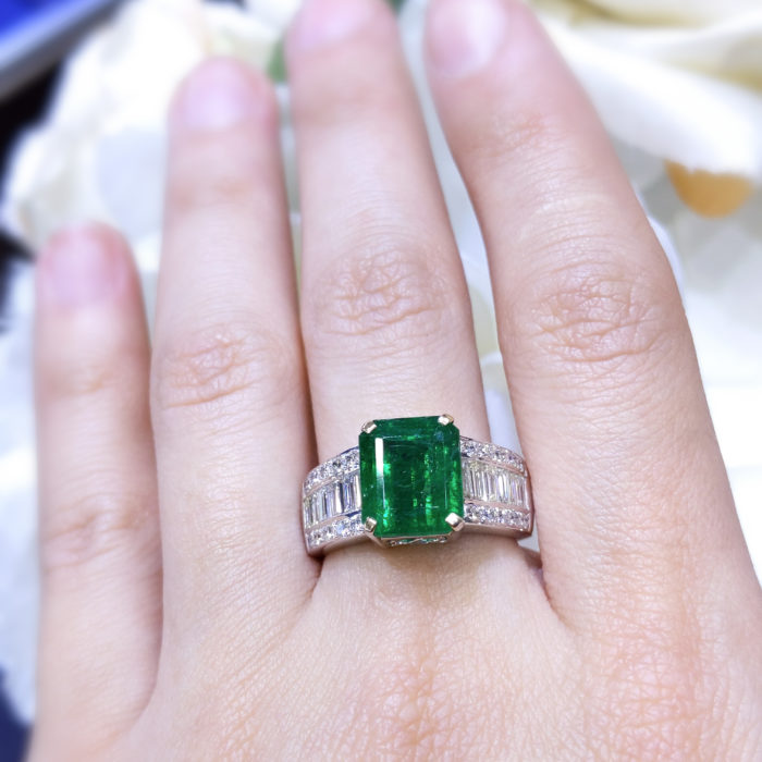 Amazing Deal. Emerald Diamond Ring 18K WG 5.89ct
